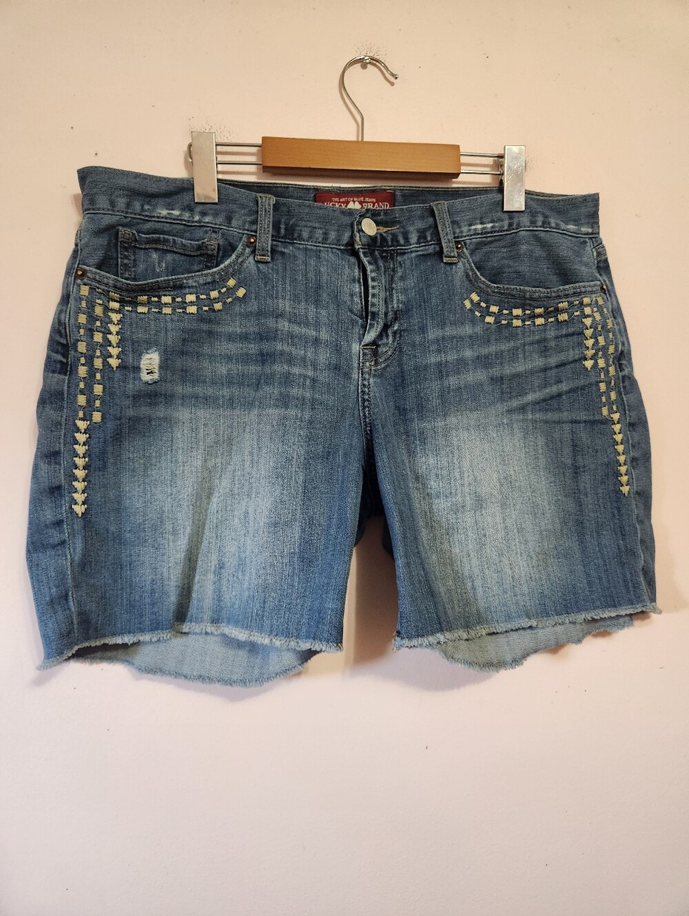 Lucky Brand Beachcomber Embroidered Boho Denim Cut-Off Shorts Size 14/32 Y2K